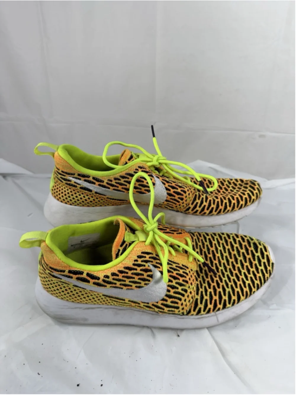 Nike Roshe One Flyknit Volt/White-Total Orange Black 704927-702 Wmn Sz 8